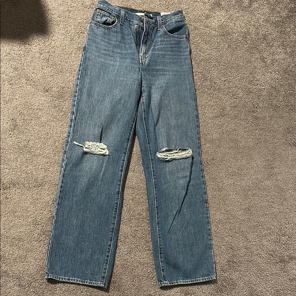 LEVIS - High waisted straight Levi’s - Classic Blue Distressed Women's Jeans